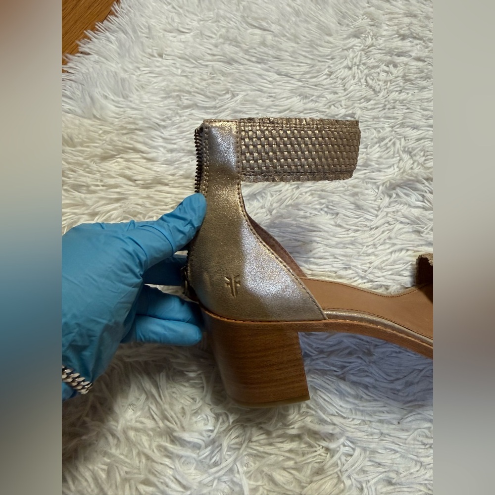 FRYE Bianca Woven Back Zip Heeled Sandals - Picture 9 of 16